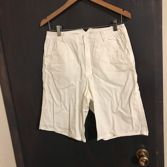 2Dye4 Ladies White Shorts Size 10. $5.00 AS AN ADD ON - Picture 2 of 2
